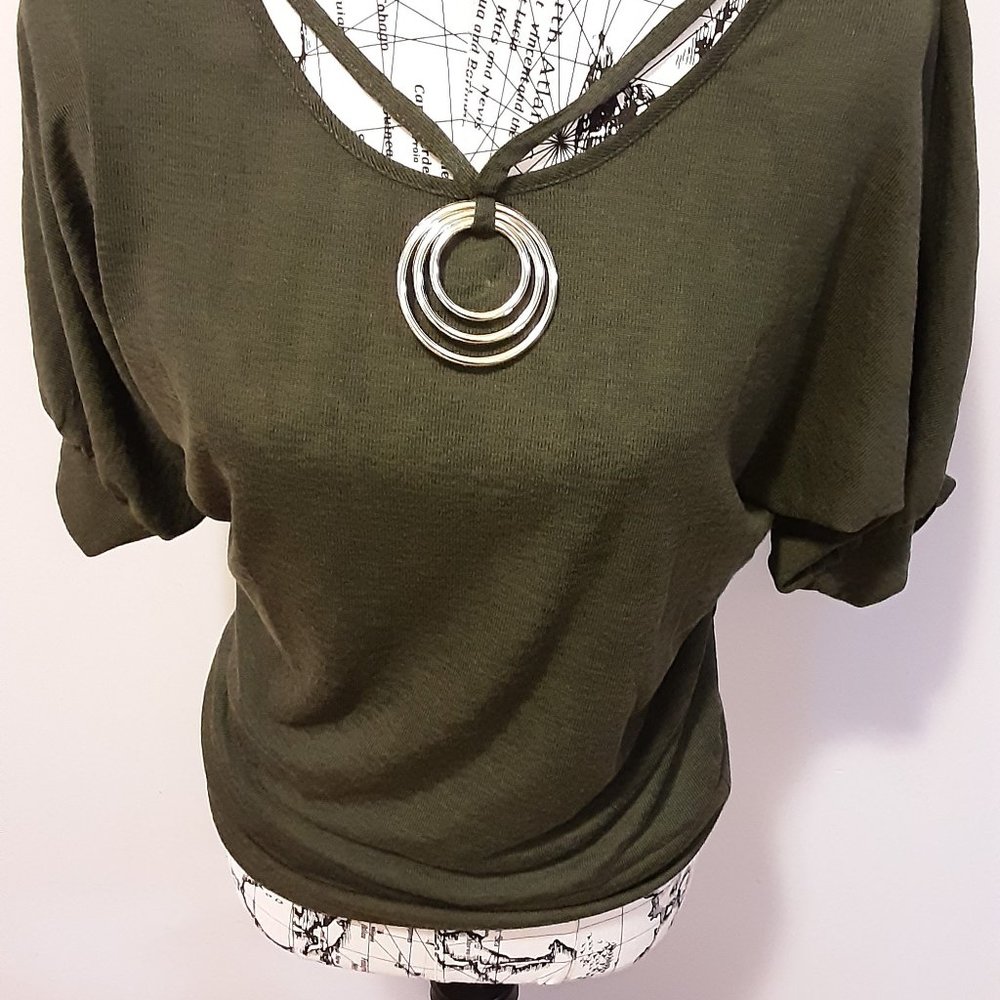 jon & anna M  green shirt with cute silver detail